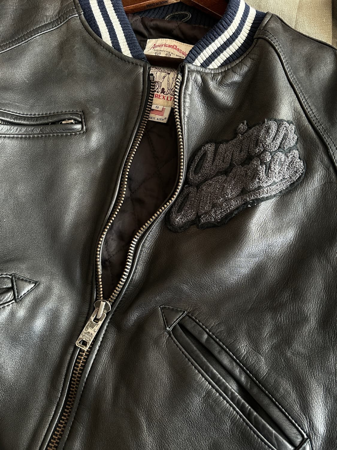90s Avirex 아비렉스 트랙필드 레더 바시티 자켓 상품이미지6