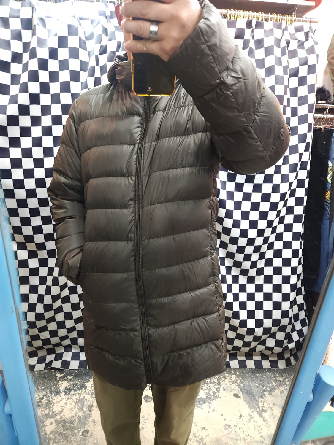 유니클로 오리털 경량 롱패딩 코트
​
 상품이미지8