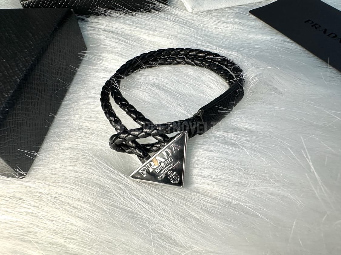 프라다 가죽 팔찌 블랙 풀박스 상품이미지8