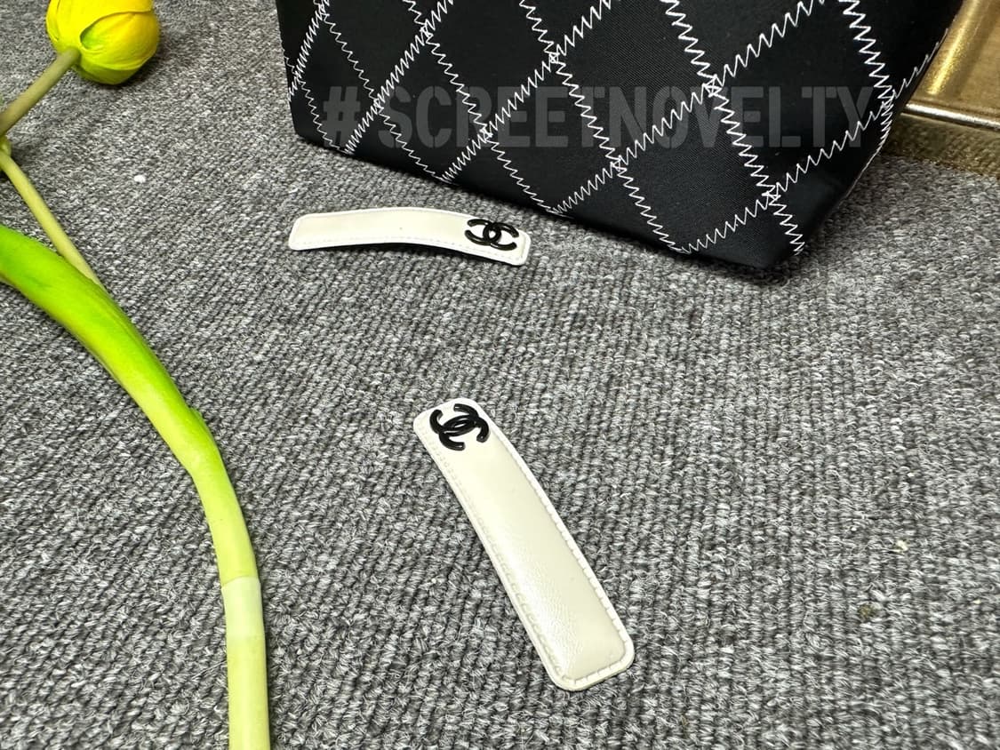 샤넬 블랙 로고 헤어핀 (1피스) 상품이미지9