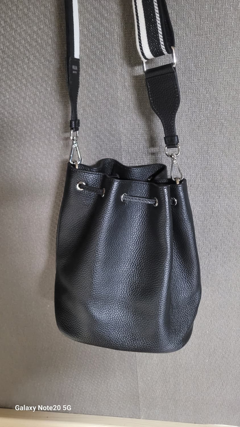 프라다 다이노 버킷 숄더백 상품이미지5