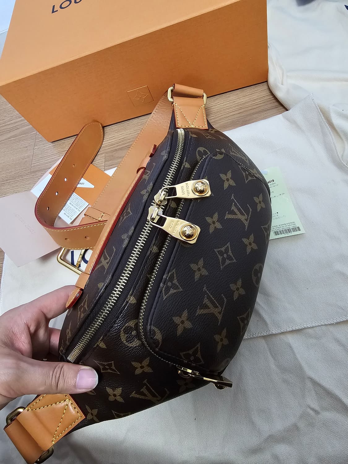 루이비통 퍼렐 쇼라인 마카사르 러쉬 범백 크로스백 상품이미지8