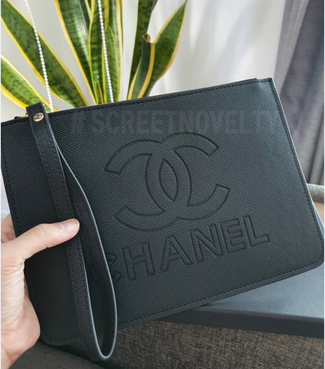 샤넬뷰티 VIP 블랙라벨 클러치백 풀박스 상품이미지9