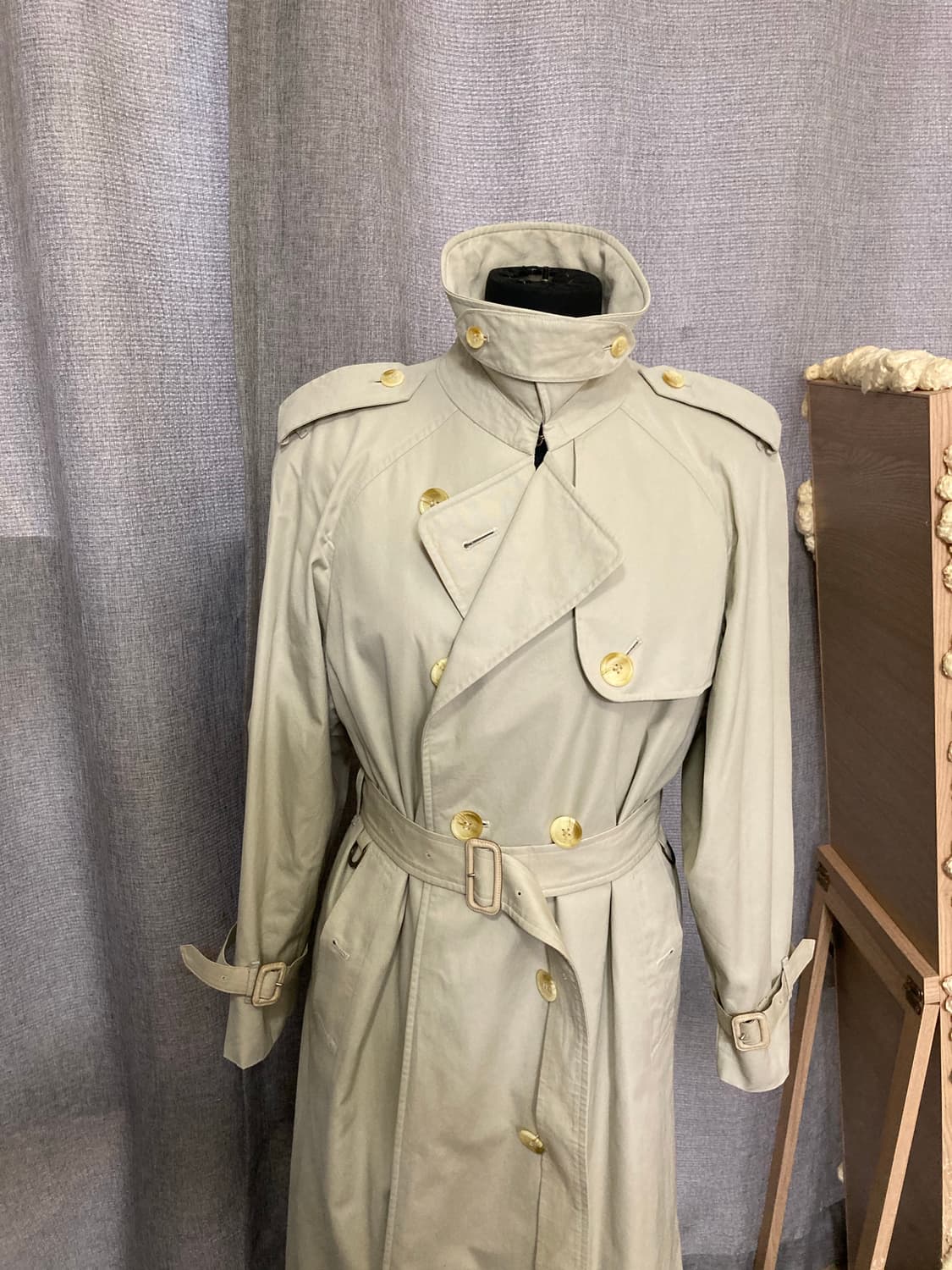버버리 크림 베이지 트렌치코트 상품이미지8