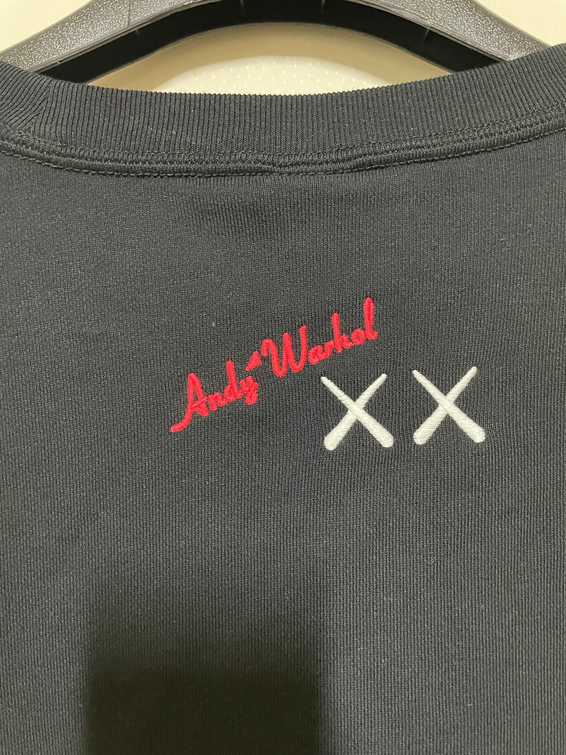 유니클로 KAWS X Warhol 맨투맨 상품이미지6