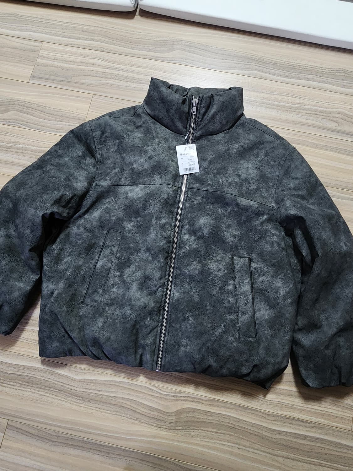 에잇세컨즈레더패딩점퍼L그레이가죽패딩 상품이미지1