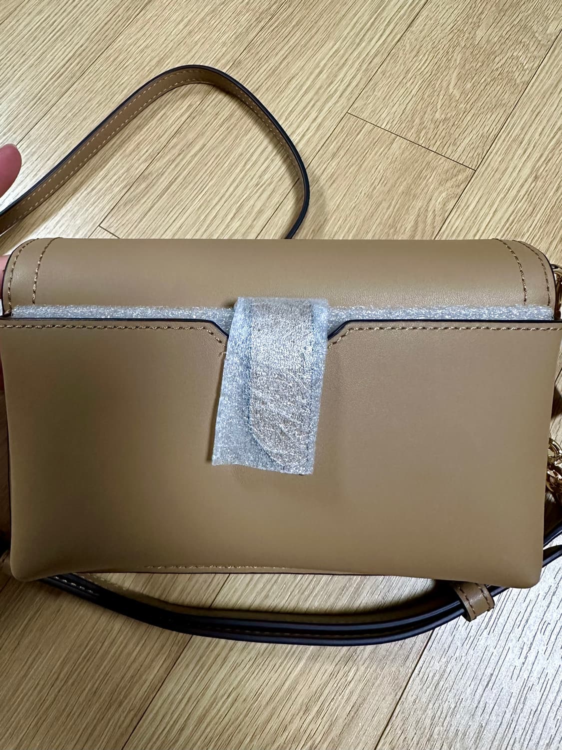 (새제품) 마이클코어스 헤더 스몰 레더 크로스바디 백 상품이미지4