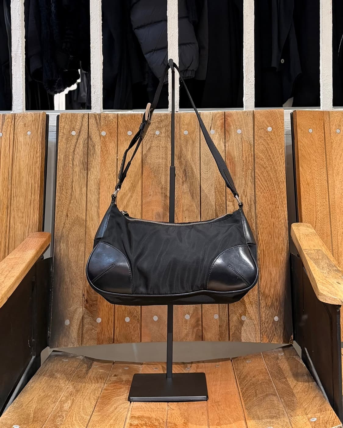 프라다 블랙 테수토 리나일론 숄더백 상품이미지1