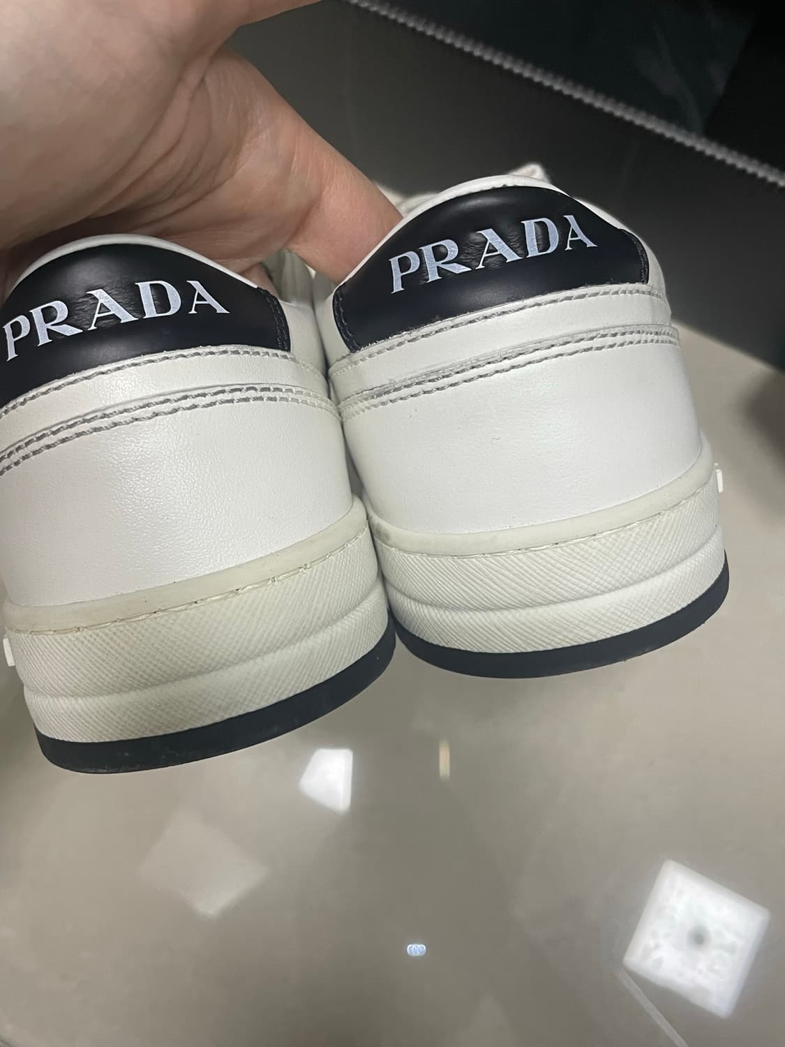 프라다 화이트 스니커즈 37사이즈 상품이미지2
