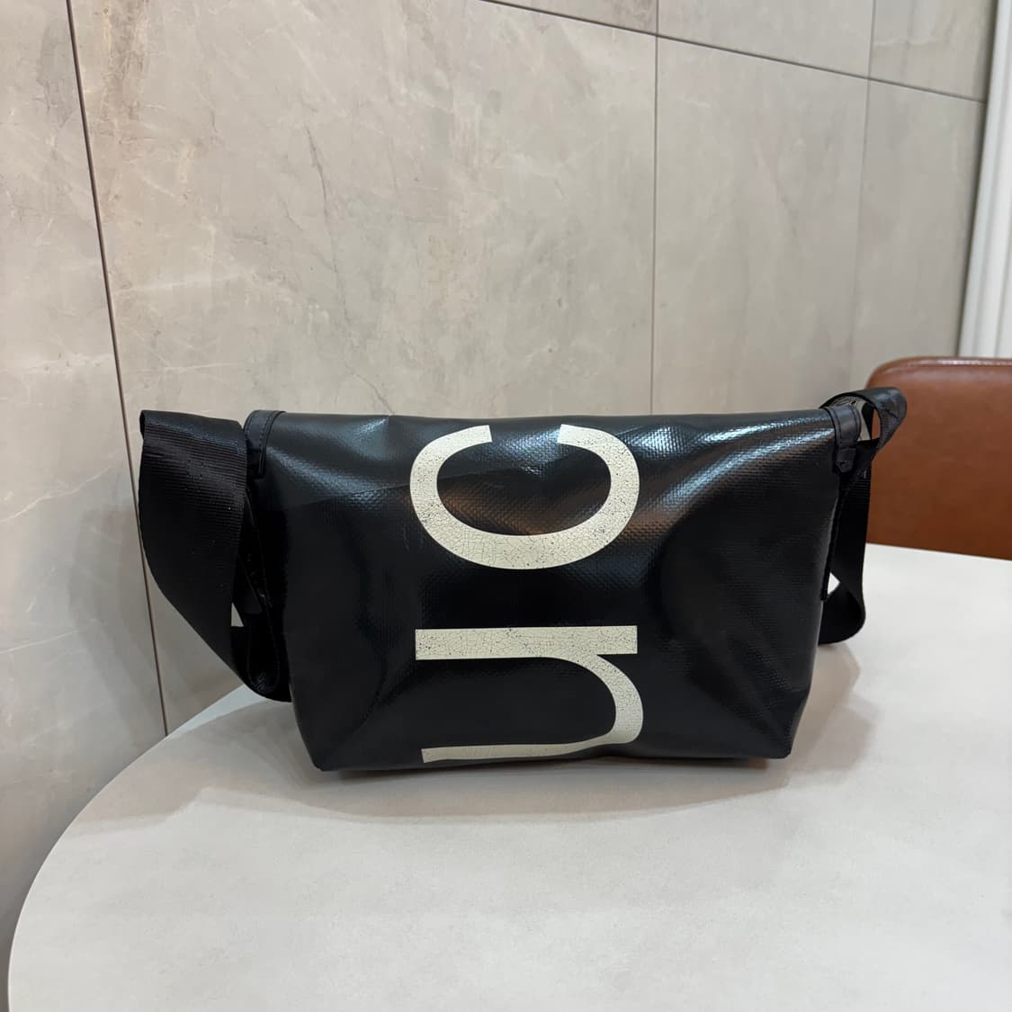 프라이탁 하파오 블랙 색상 크로스백 상품이미지8