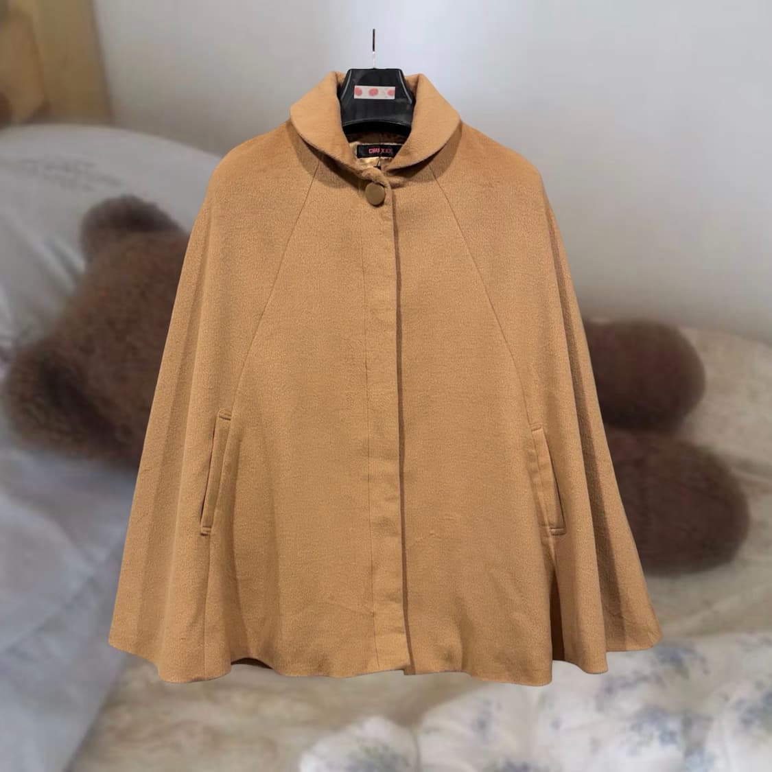 CHU XXX 카라멜 라운드 카라 케이프 자켓 라떼 모리 상품이미지7