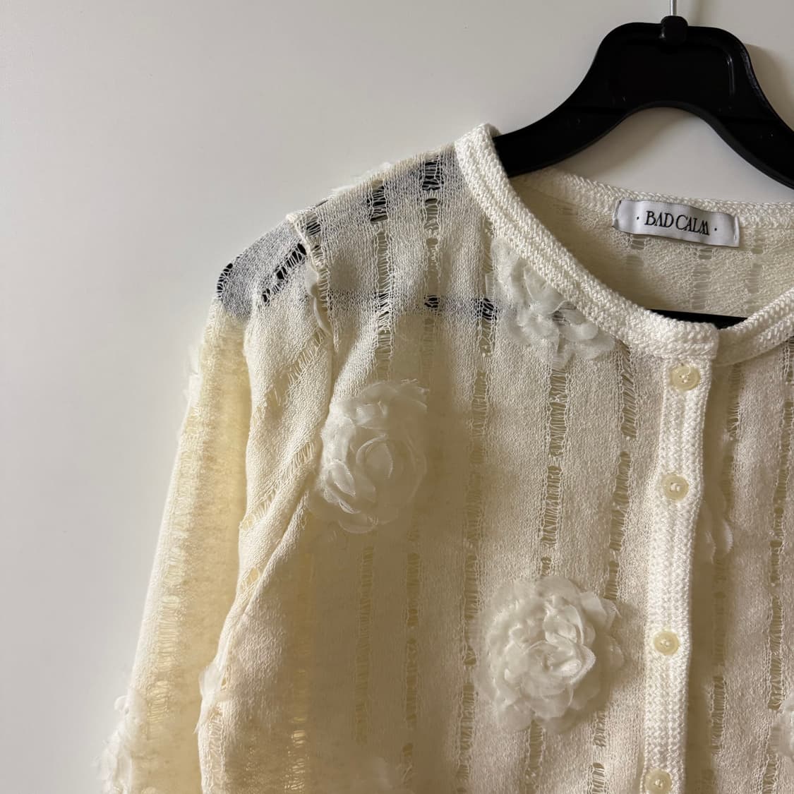 새상품 여자 코사지 크롭 가디건 상품이미지2