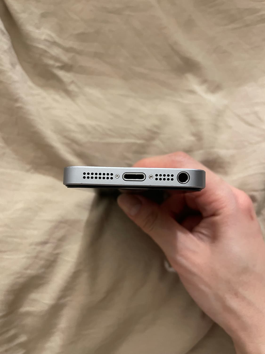 아이폰 se1 스페이스 그레이 (무음) 상품이미지6