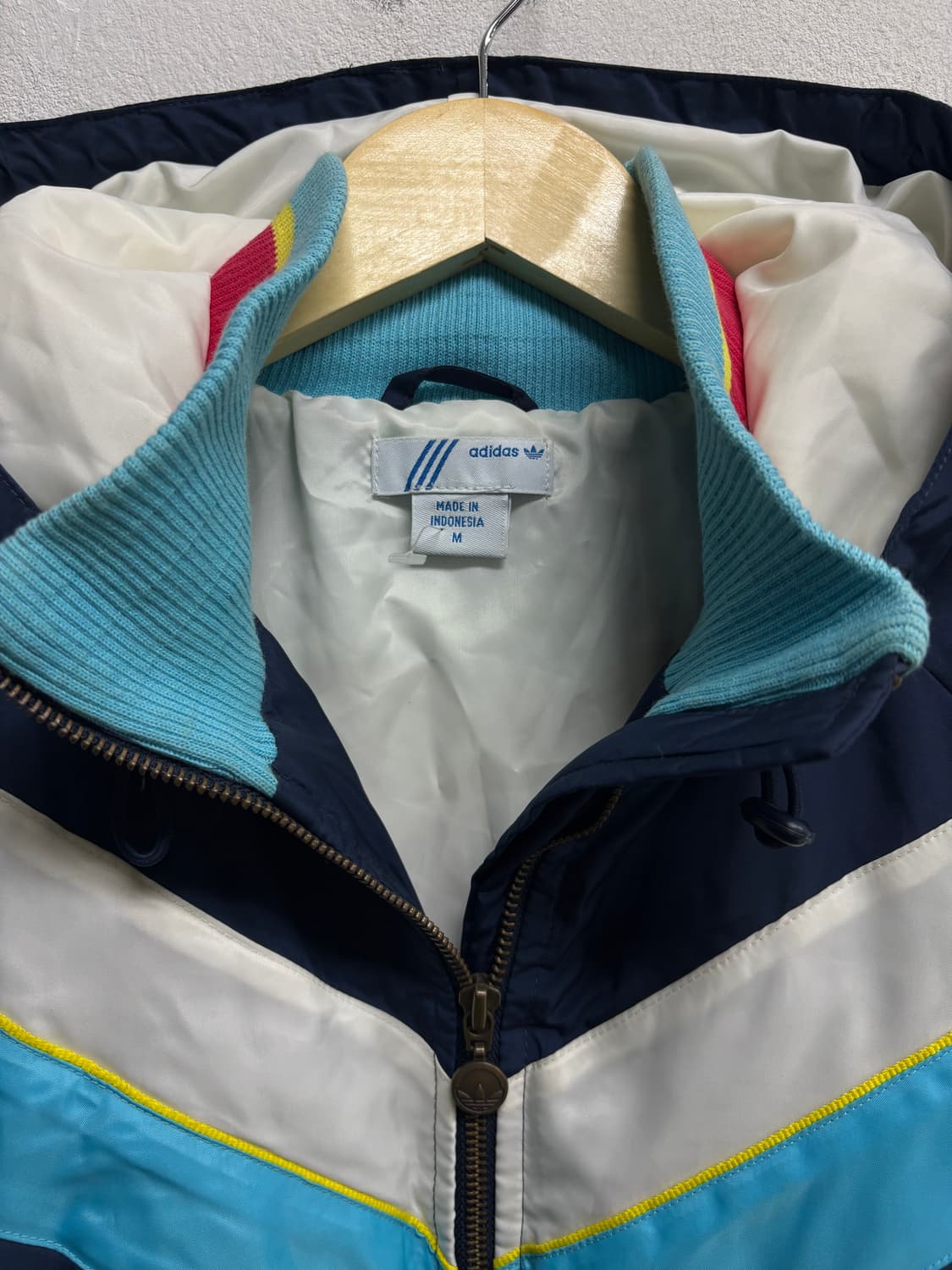 아디다스 올드스쿨 레인보우 패딩 M 상품이미지5