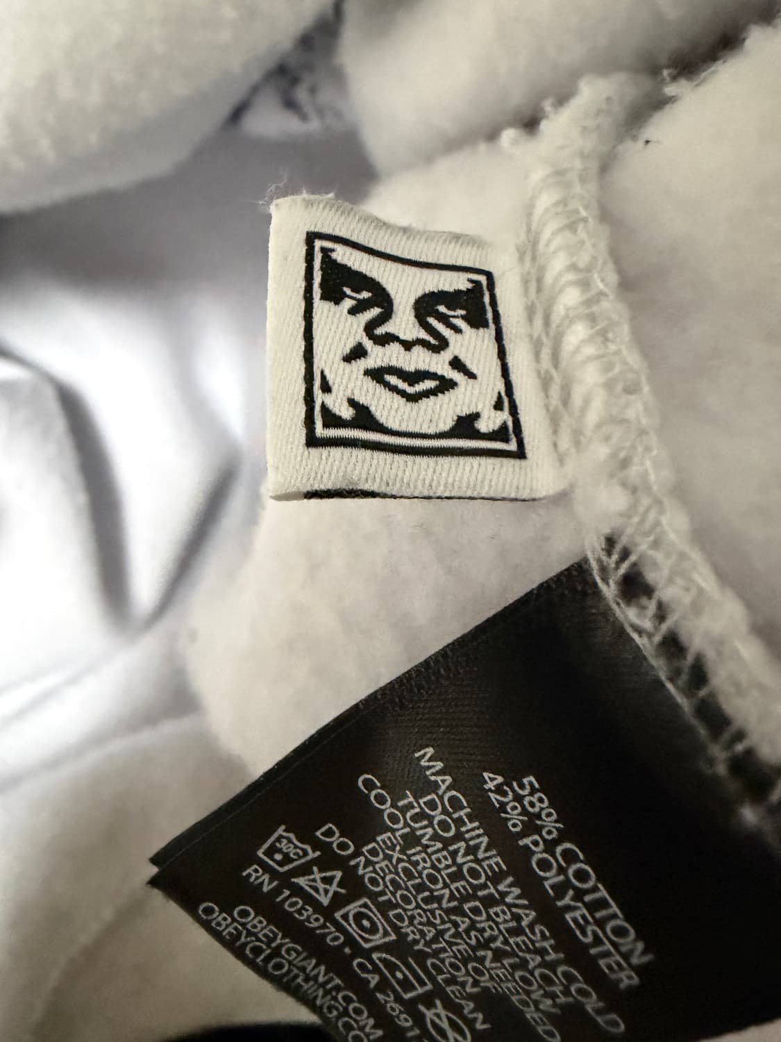 오베이 스트레인지 데이즈 후드티 상품이미지3