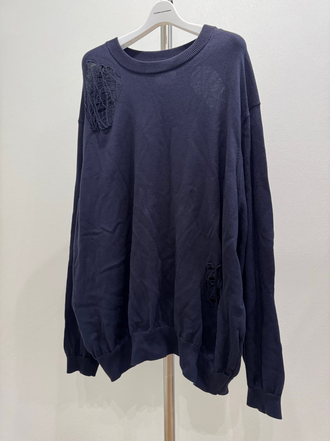 솔로이스트 24ss 데미지 크래쉬 스웨터 상품이미지1