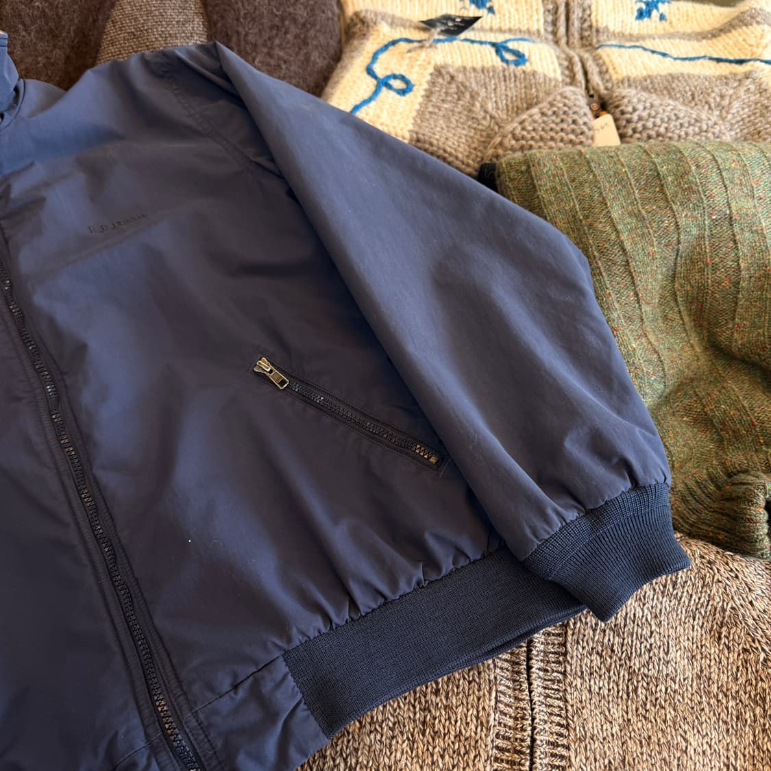 엘엘빈 네이비 웜업자켓 상품이미지2