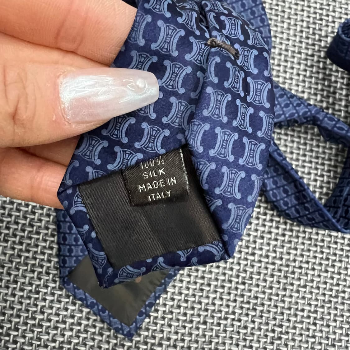 셀린느 트리옹프 실크 넥타이 상품이미지4