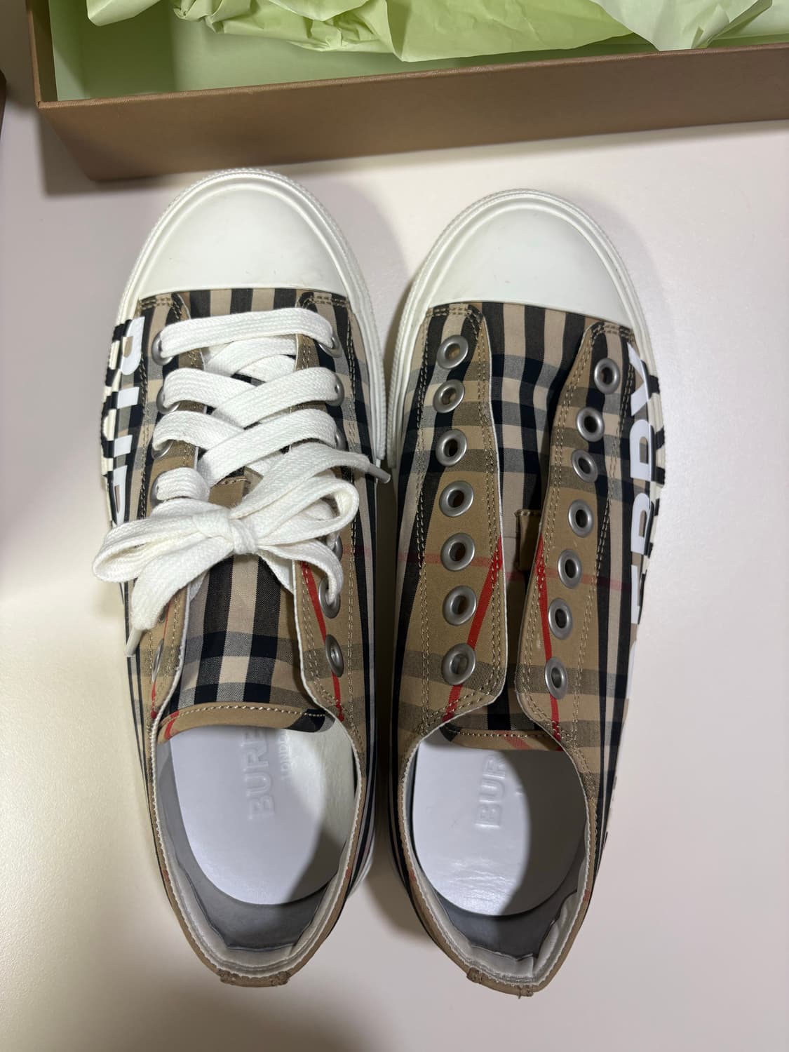 버버리 운동화 상품이미지9