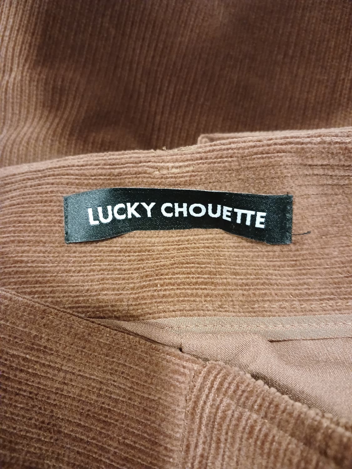 럭키슈에뜨 정품 여성 양쪽 앞트임 골덴 스커트 36 사이즈 상품이미지2