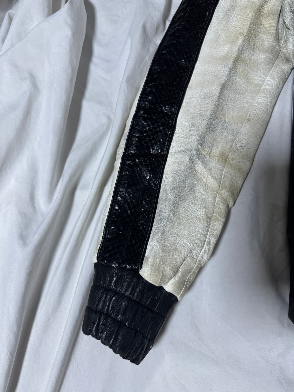 로엔 디어 스킨 스컬 자수 블루종 상품이미지6