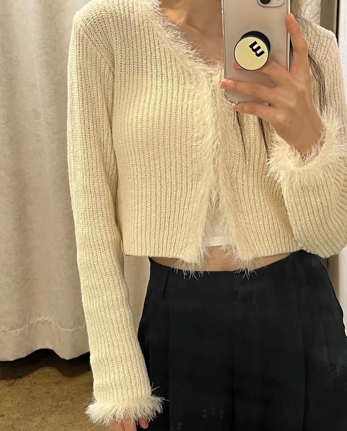 다이애그널 퍼 트리밍 가디건 아이보리 [레드벨벳 아이린, 한선화 착용] 상품이미지4