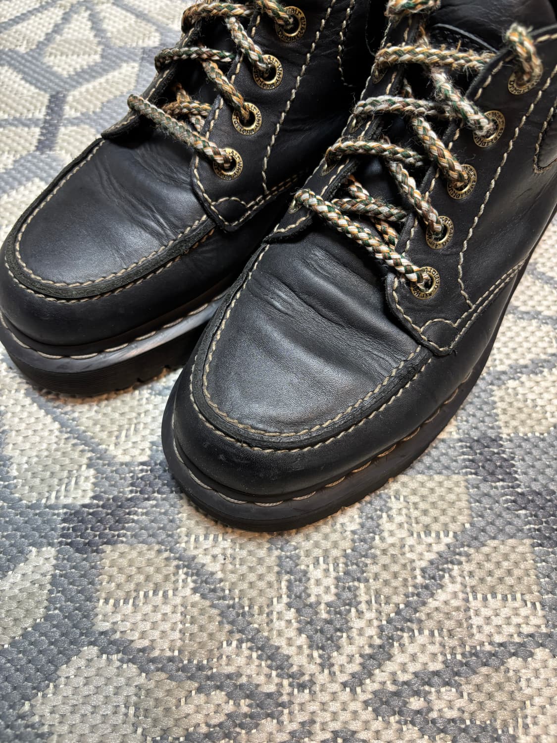 (260) 닥터마틴 필로이 5홀 앵클 부츠 블랙 상품이미지3