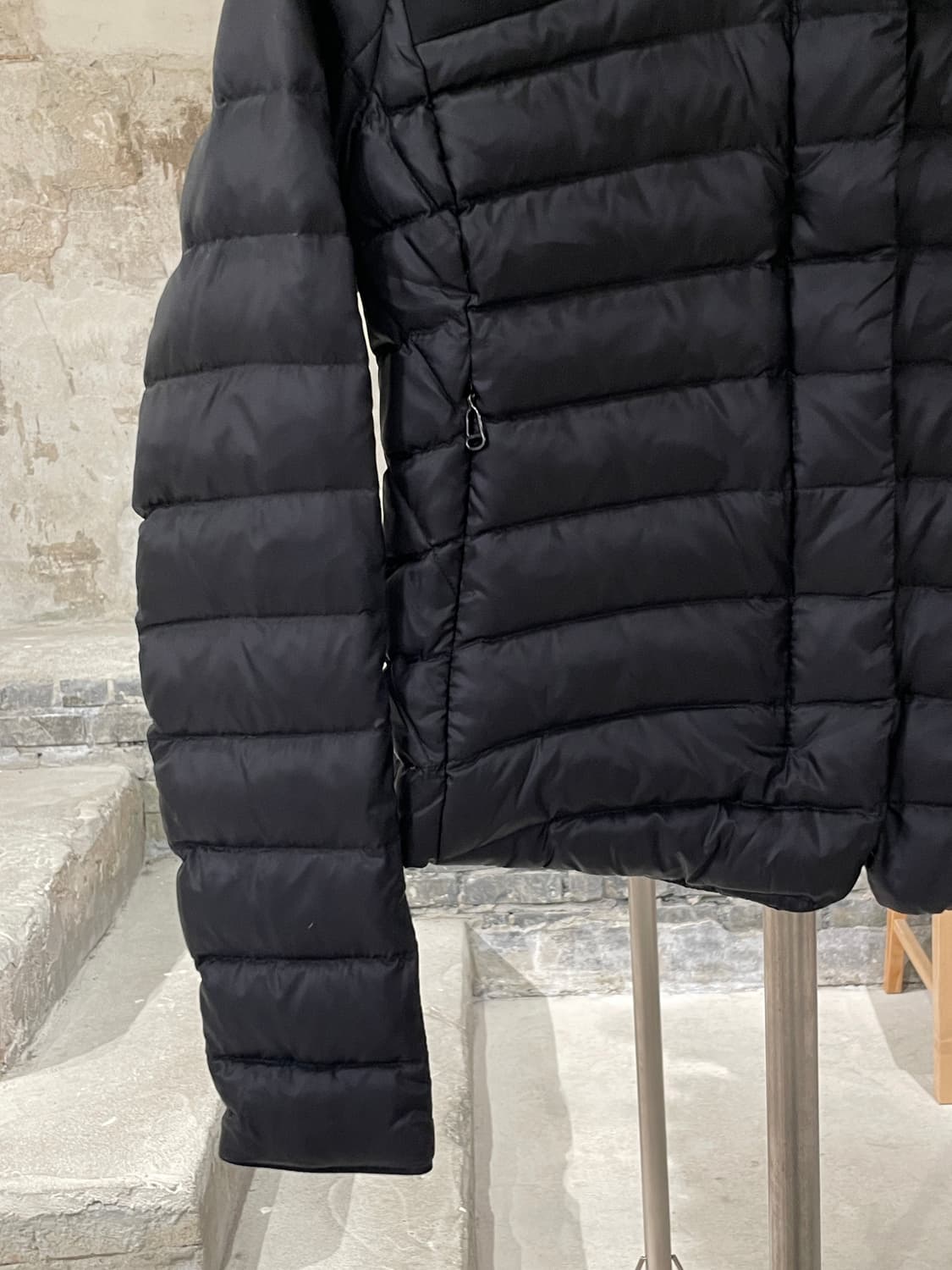 랄프 로렌 블랙 라이트 숄더 패치 덕 다운 퀼팅 자켓 상품이미지4