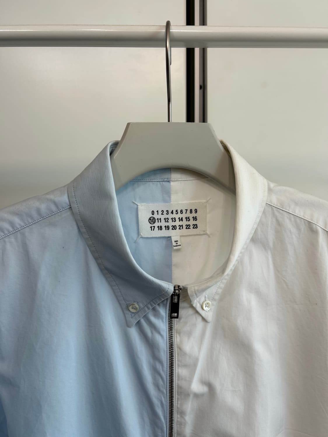 마르지엘라 투톤 투웨이 짚업 셔츠 상품이미지2