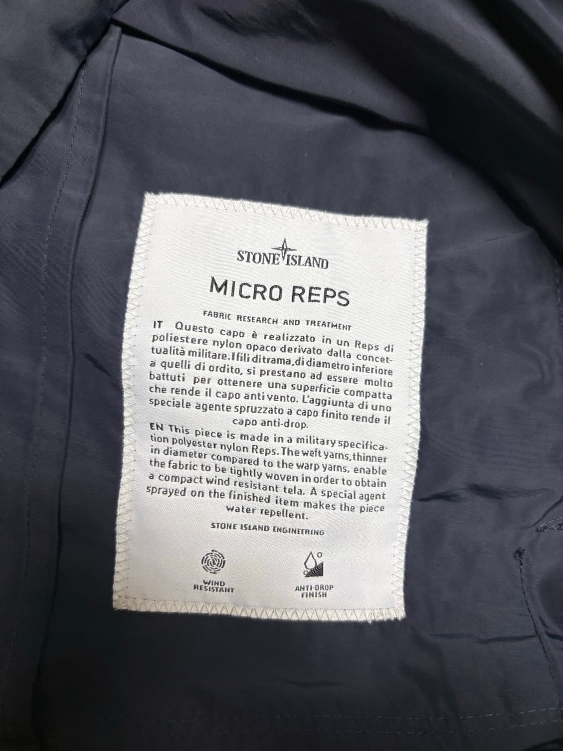 스톤아일랜드 마이크로랩스 바람막이 네이비 상품이미지6