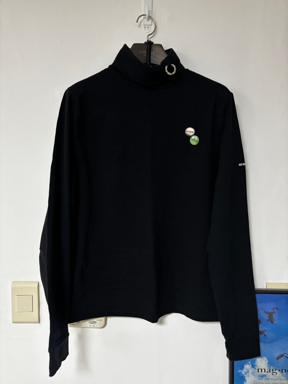 [M] 라프시몬스 x 프레드페리 핀배지 하이넥 슬리브 상품이미지2