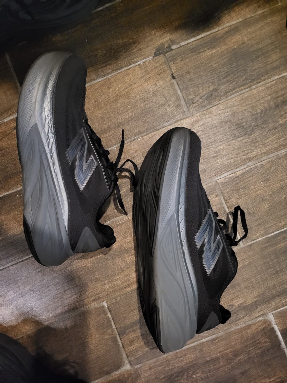 뉴발란스 블랙 운동화 남성용275 상품이미지1