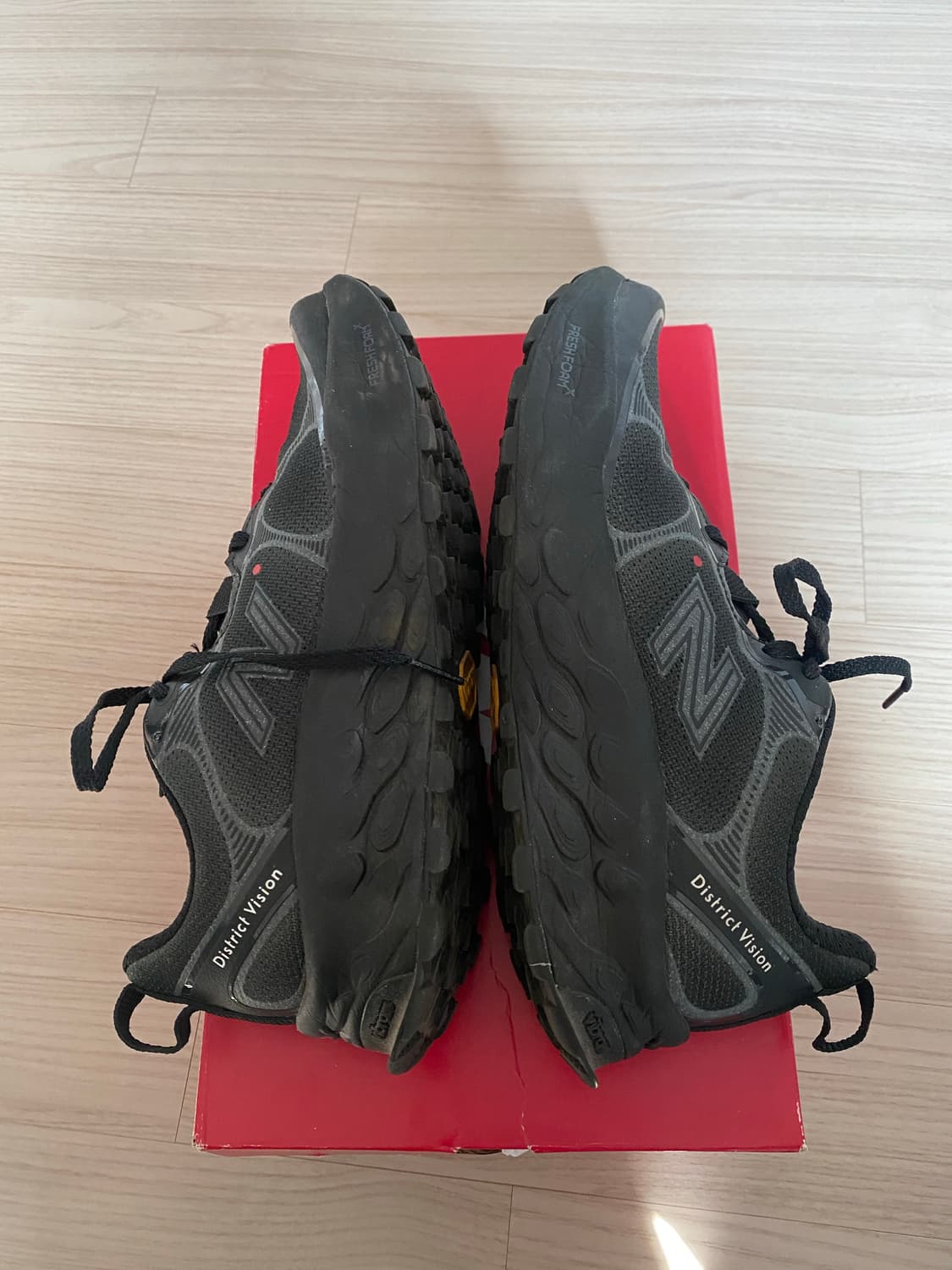 뉴발란스 디스트릭트비전 이에로 v8 district vision 상품이미지3