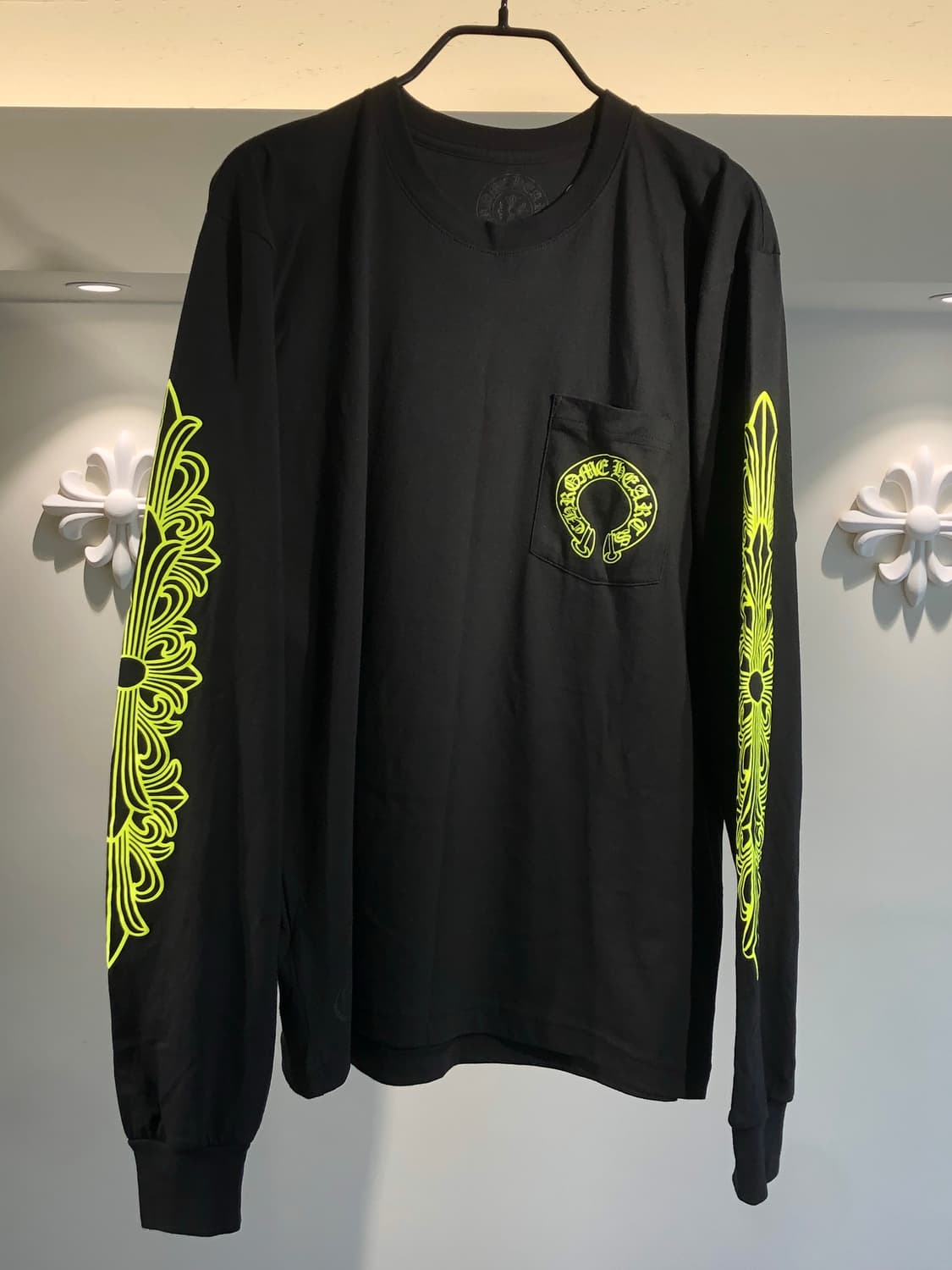 크롬하츠 플로랄 홀슈스 포켓로고 롱슬리브 L사이즈 상품이미지1