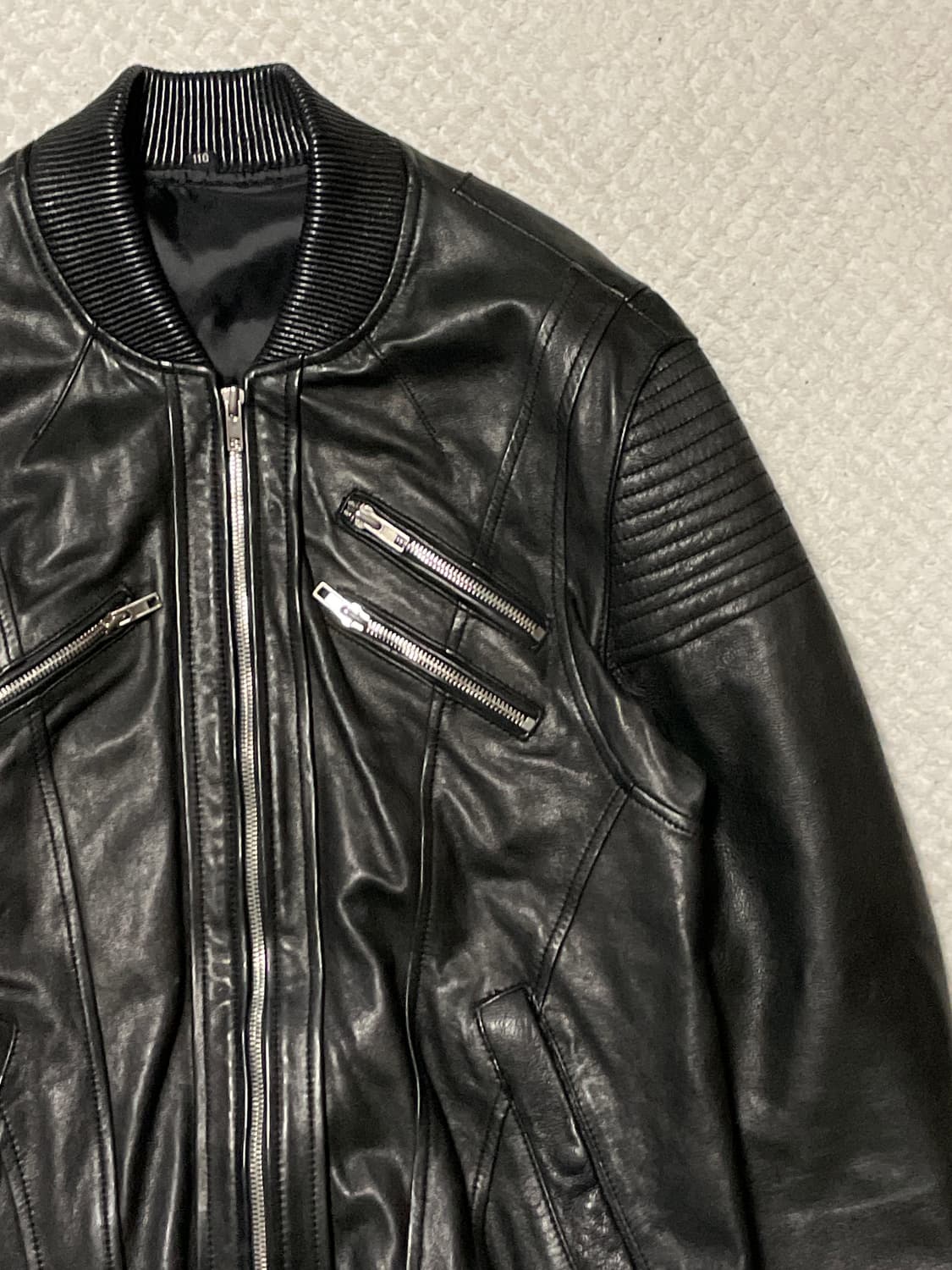 웨스턴 무드 이테리 램스킨 양가죽 절개 레더 자켓 상품이미지3