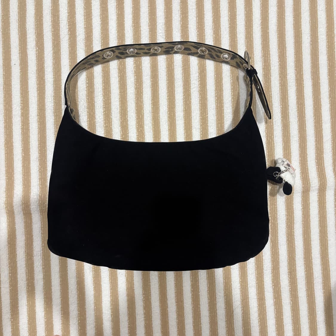 레터리 리버시블 숄더백 블랙 상품이미지2