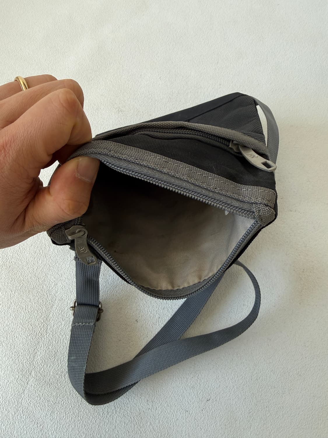 아메리칸투어리스터(American Tourister) 미니 크로스백 상품이미지5