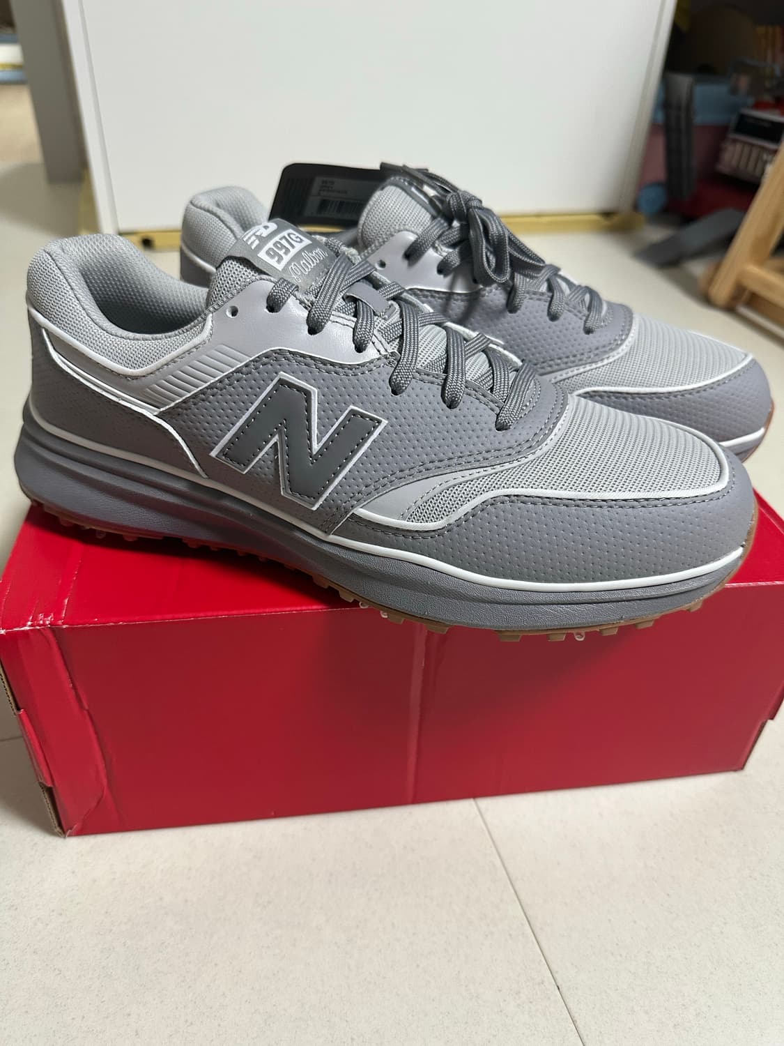(새상품) 말본 x 뉴발란스 골프화 그레이 290 판매 상품이미지3