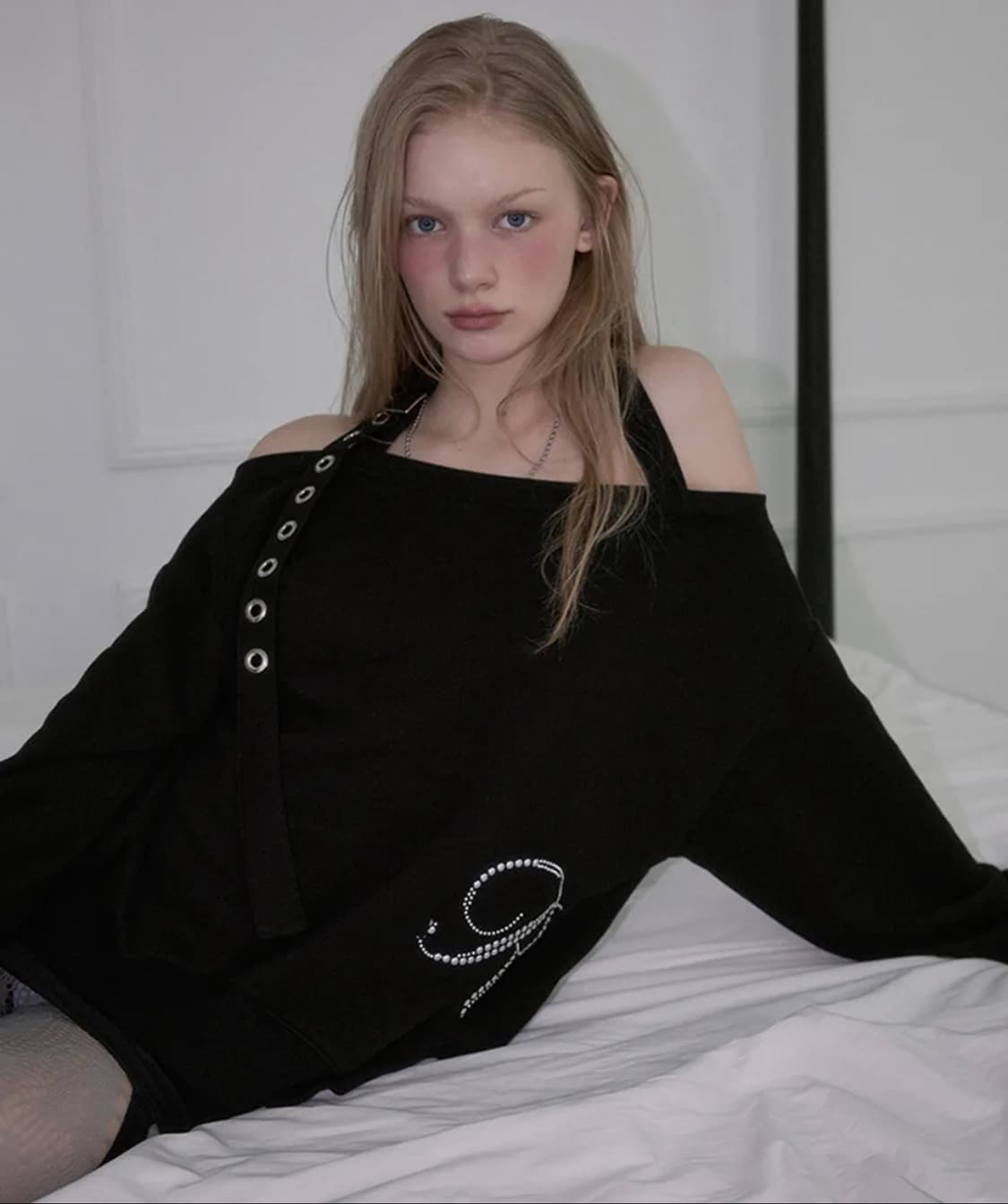 로제프란츠 Eyelet Strap Open Sweatshirt black 상품이미지1