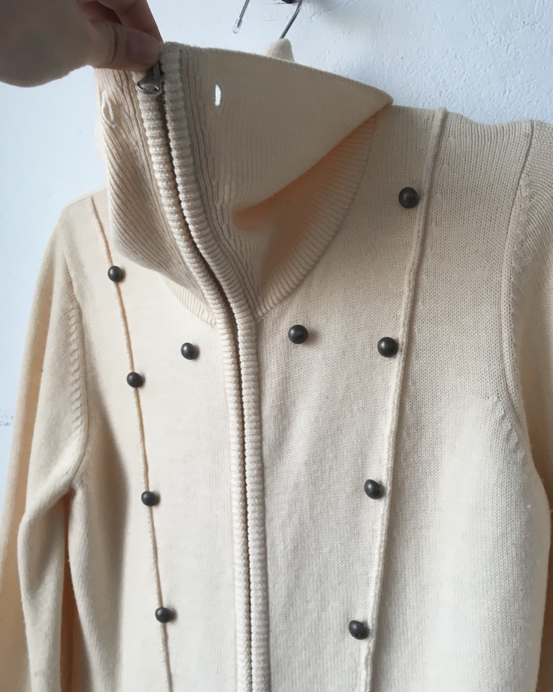 Button point high neck knit zip up 상품이미지3