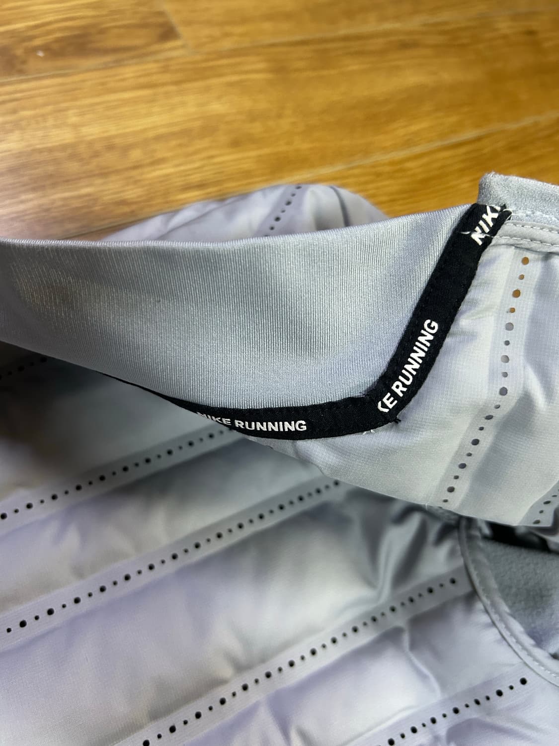 나이키 여성용 에어로로프트 러닝 다운 필 재킷 그레이 856634 012 상품이미지4