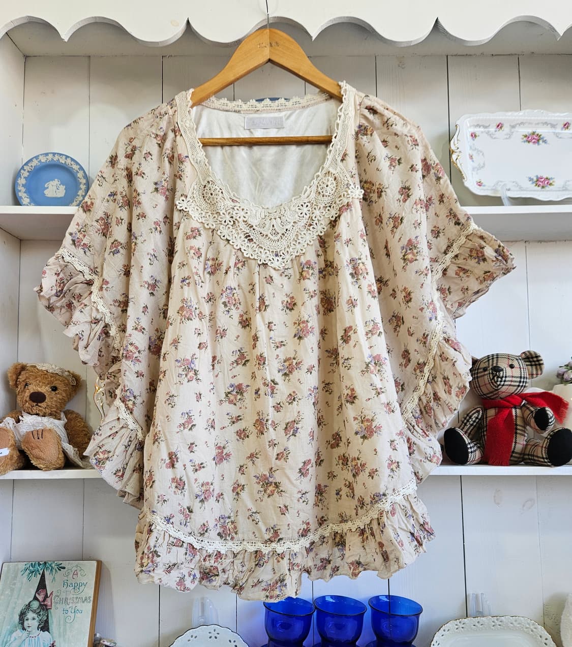 케이프플라워 프릴 망또형블라우스 상품이미지1