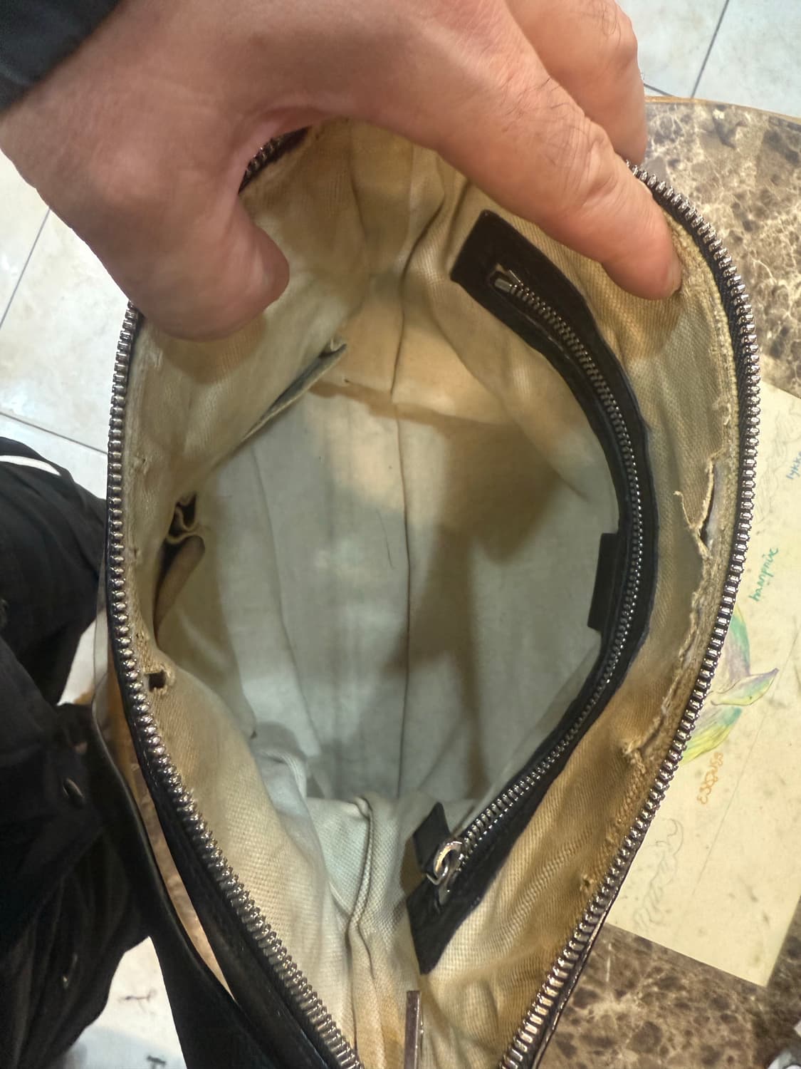 정품 구찌 인터로킹 G 크로스백 팝니다 상품이미지6