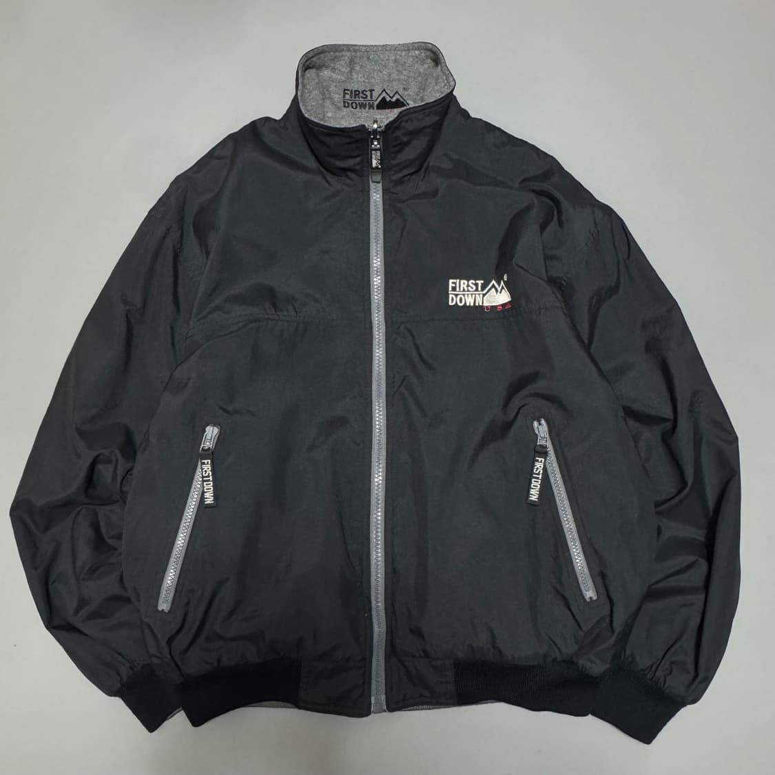 퍼스트다운 블랙 자수로고 리버시블 멜란지 플리스 2way 하이넥 자켓 상품이미지6