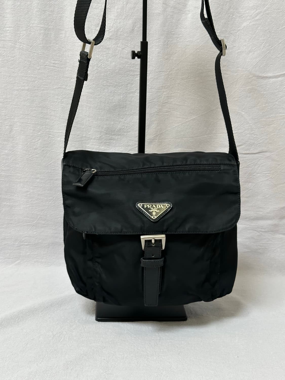 프라다 나일론 버클 크로스백 포코노 주우재백 상품이미지1