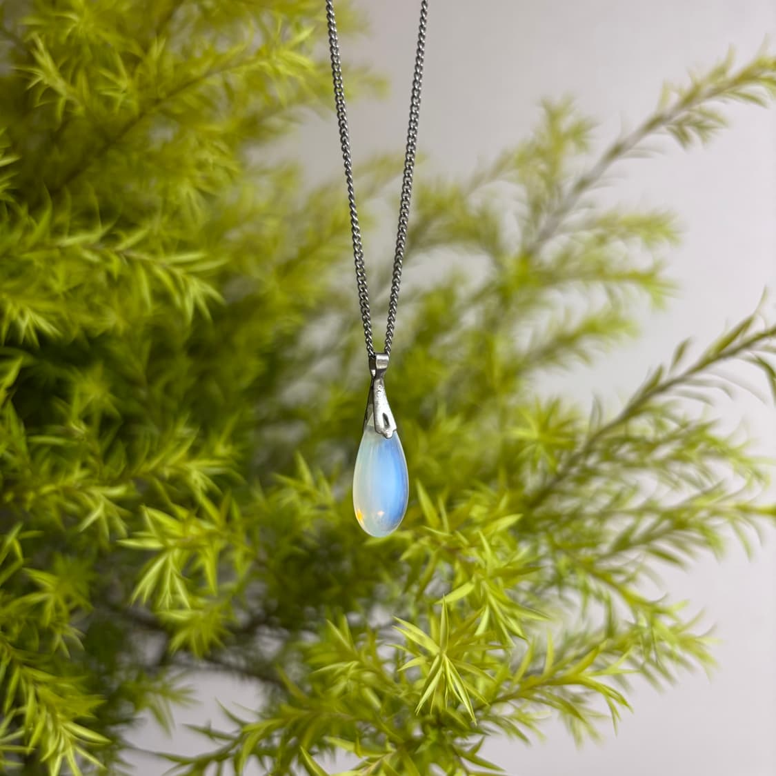 오로라 문스톤 네크리스 상품이미지1