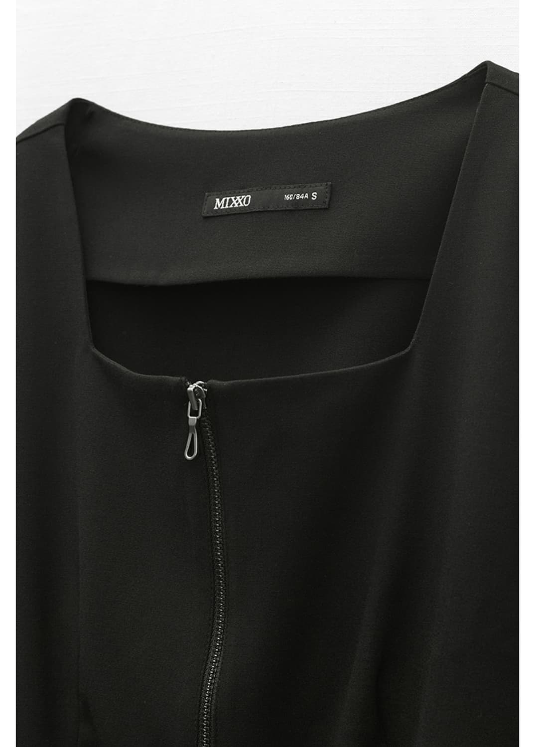 미쏘 스퀘어넥 집업블라우스 (블랙 L사이즈) 상품이미지7