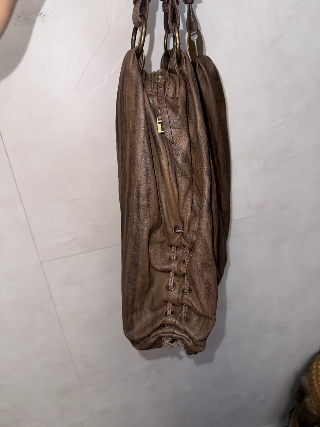 Tomboy aging brown western punching 숄더백 상품이미지3