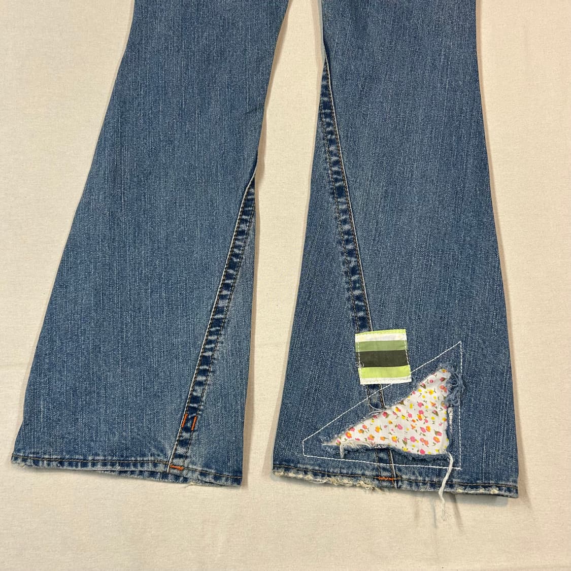 28inch) 트루릴리전 패치워크 부츠컷 데님 청바지 상품이미지4