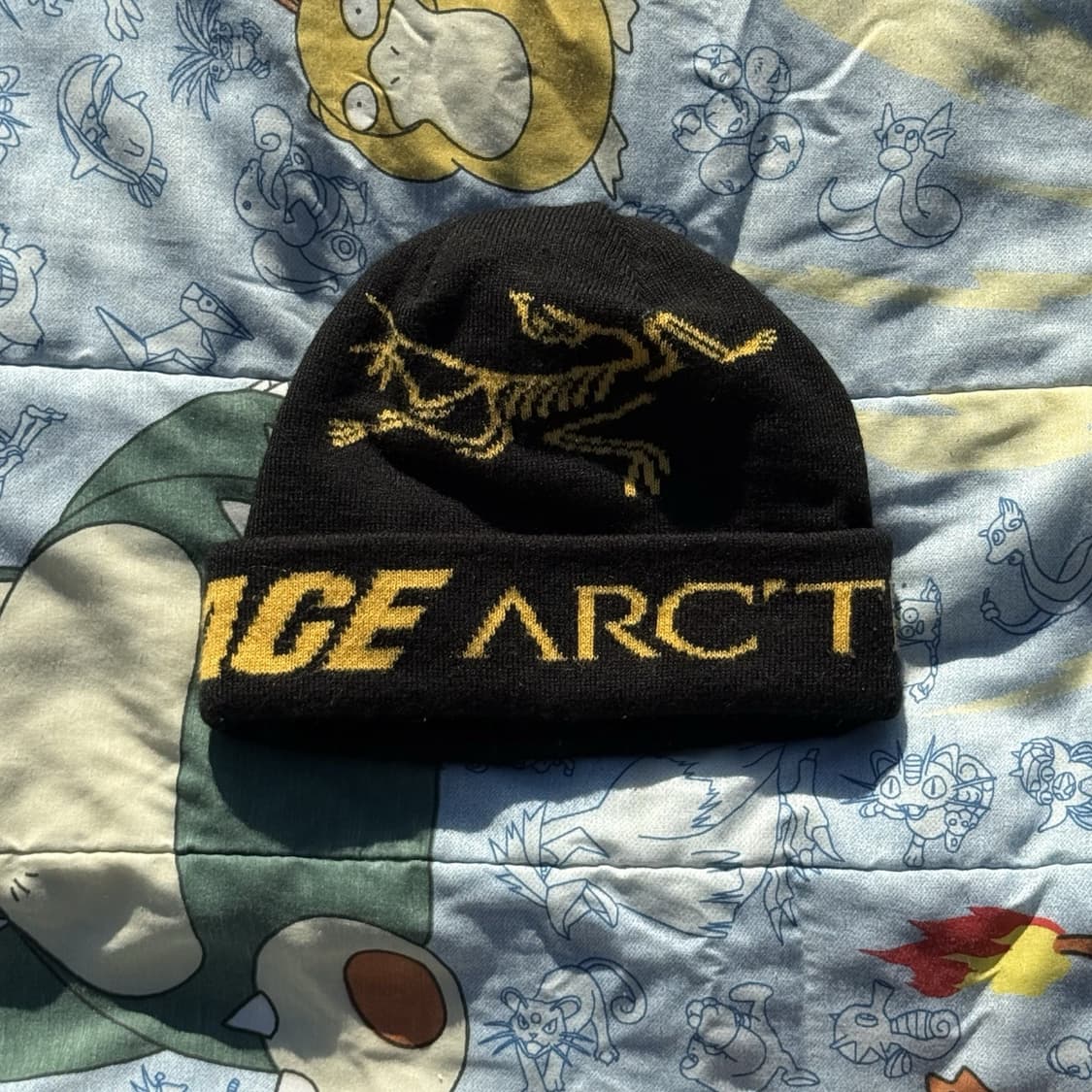 팔라스 x 아크테릭스 로고 니트 비니 블랙/옐로우 상품이미지1